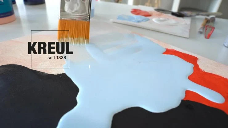 Spiel mit Acrylfarben: 4 Tipps für eine abstrakte Verbindung von Acryl und Wasser