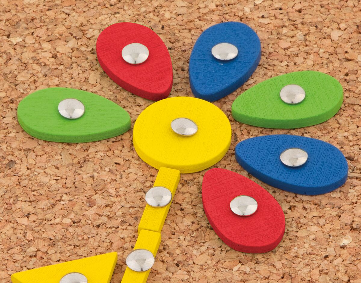 Pädagogisches ARTMIE Hammer-Tap-Spielzeug zur Förderung von Feinmotorik und Hand-Auge-Koordination.