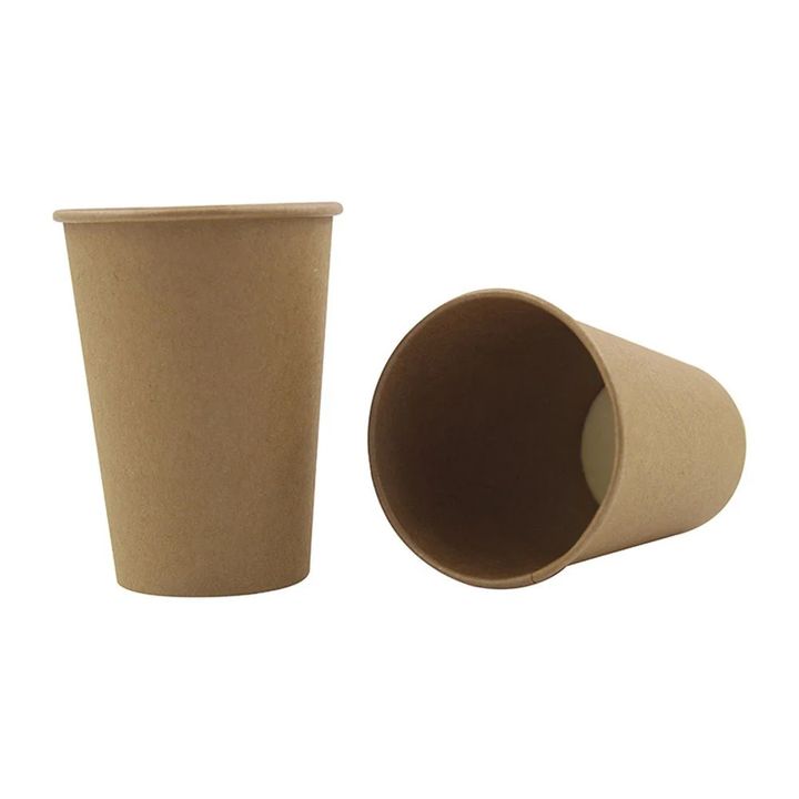 Vier braune ARTMIE Pappbecher mit 150 ml Fassungsvermögen aus Kraftpapier für Bastelarbeiten.