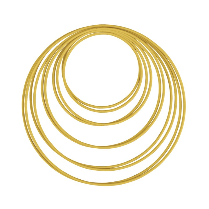 Satz goldener Metallringe — Bild 2