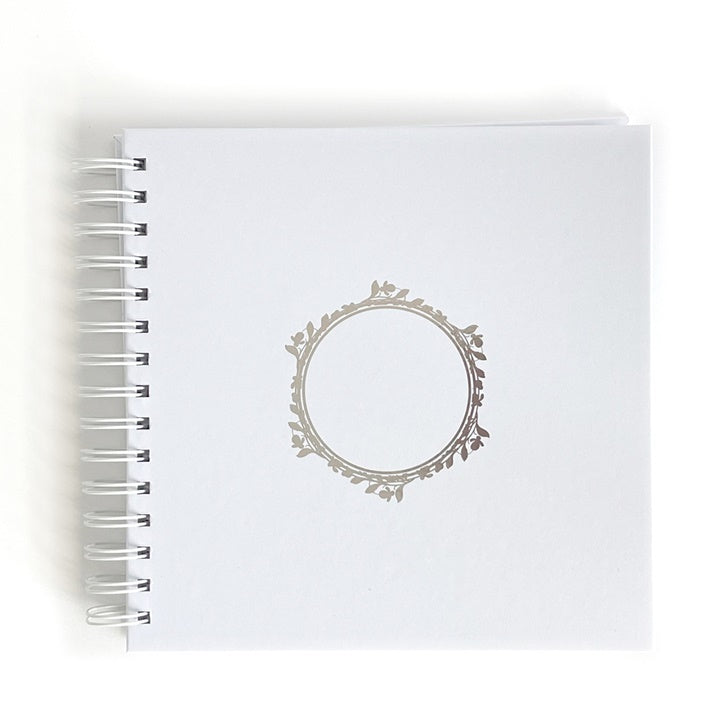 Weißes Scrapbooking Album 20.5x20.5 cm — Bild 1