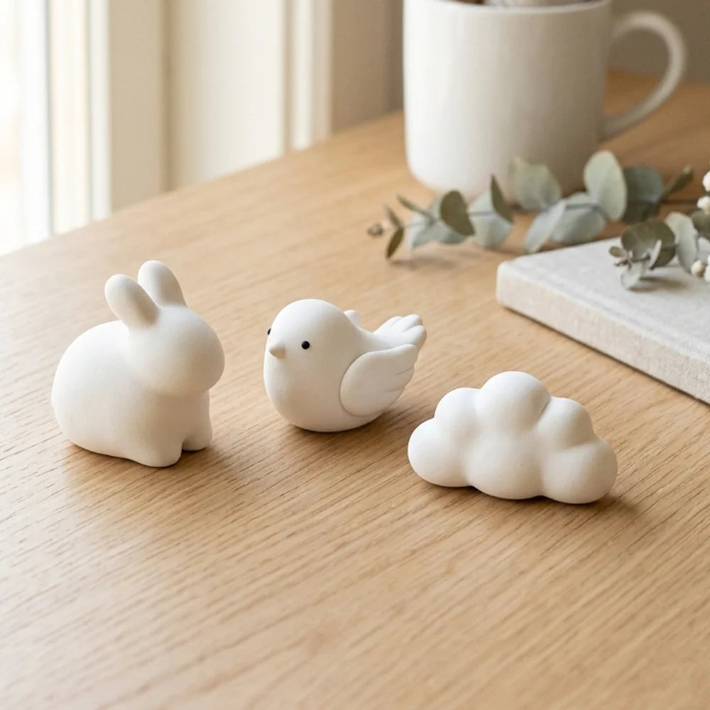 Leichte Figuren, modelliert aus Cloudy Clay
