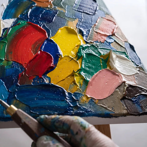 Dicke Impasto-Texturen in den Farbtönen der ARTMIE Euforia Palette